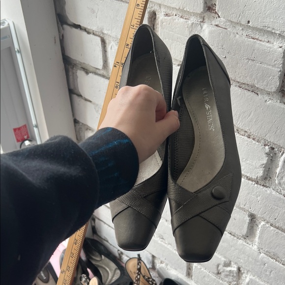 Classic Low Block Heel Pumps in Dark Gray - Picture 3 of 9